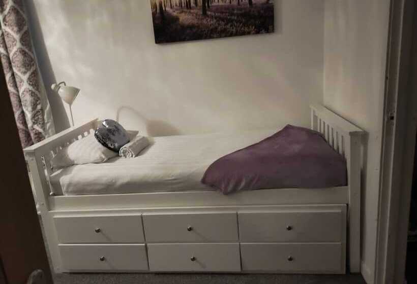 레지던스 Self Contained 2 Bedrooms House Free Parking