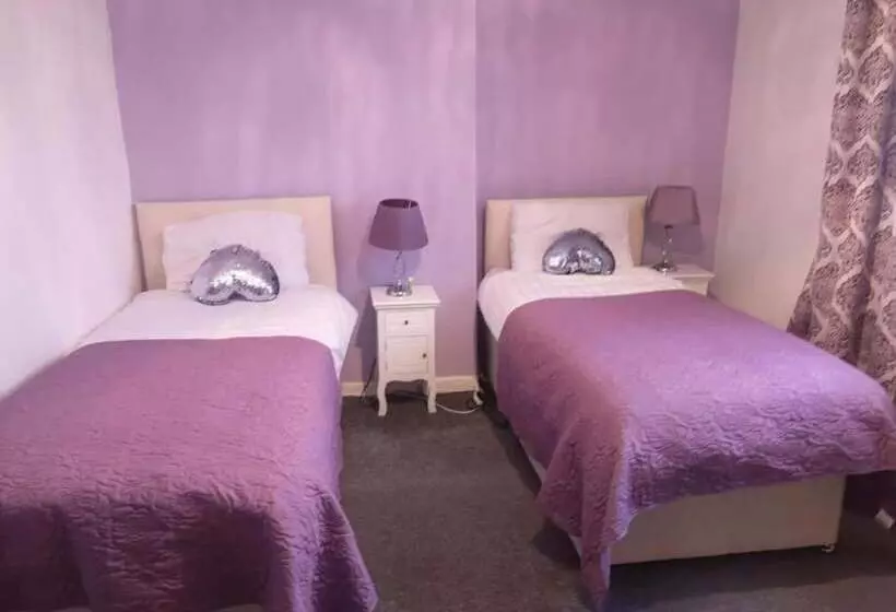 Residenssi Self Contained 2 Bedrooms House Free Parking