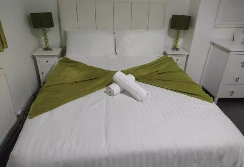 Residenssi Self Contained 2 Bedrooms House Free Parking