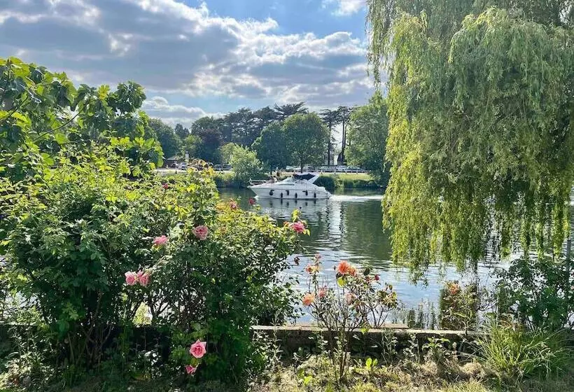 Residenssi Character Home By River Thames