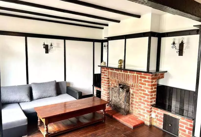 Residenssi Character Home By River Thames