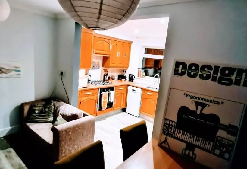 Residenssi Private Entire House   3 Bedrooms, Garden, Parking