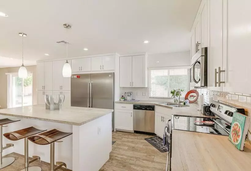 Scottsdale Home W/ Patio, Near Arizona Boardwalk!