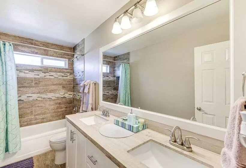 Scottsdale Home W/ Patio, Near Arizona Boardwalk!