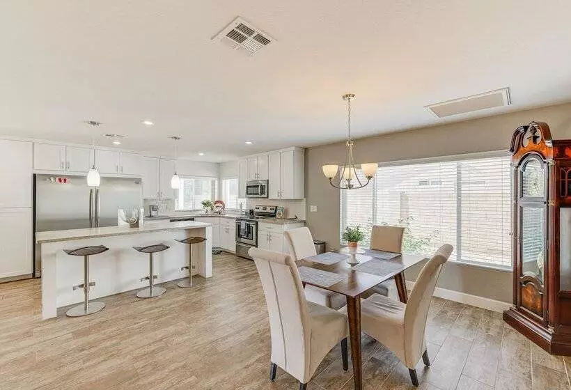 Scottsdale Home W/ Patio, Near Arizona Boardwalk!