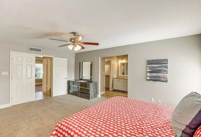 Scottsdale Home W/ Patio, Near Arizona Boardwalk!