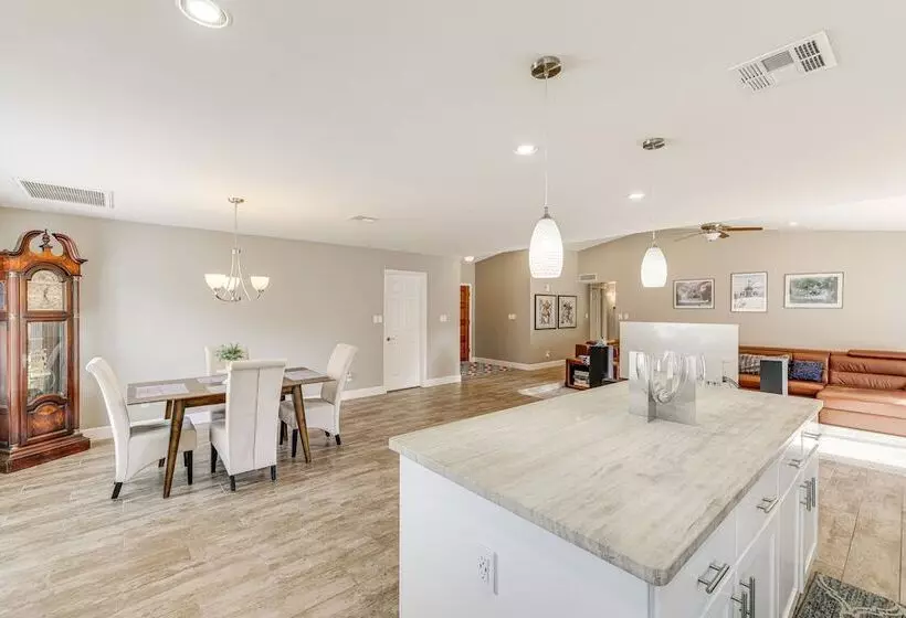 Scottsdale Home W/ Patio, Near Arizona Boardwalk!