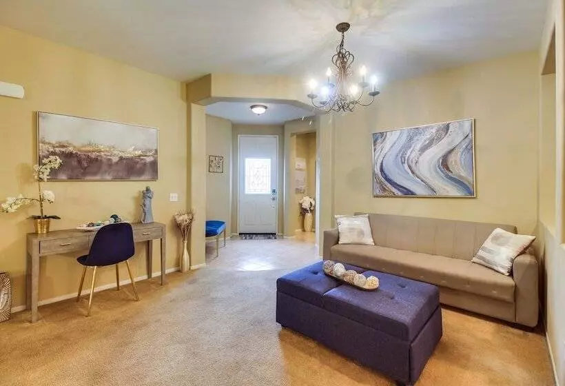 Spacious Indio Home W/ Patio & Community Pools