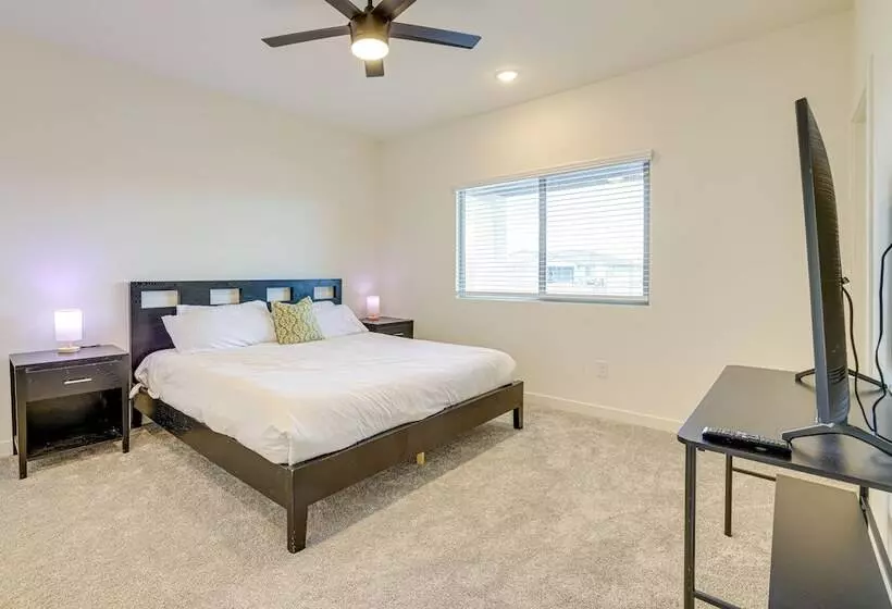 Spacious Maricopa Vacation Home ~ 4 Mi To Downtown