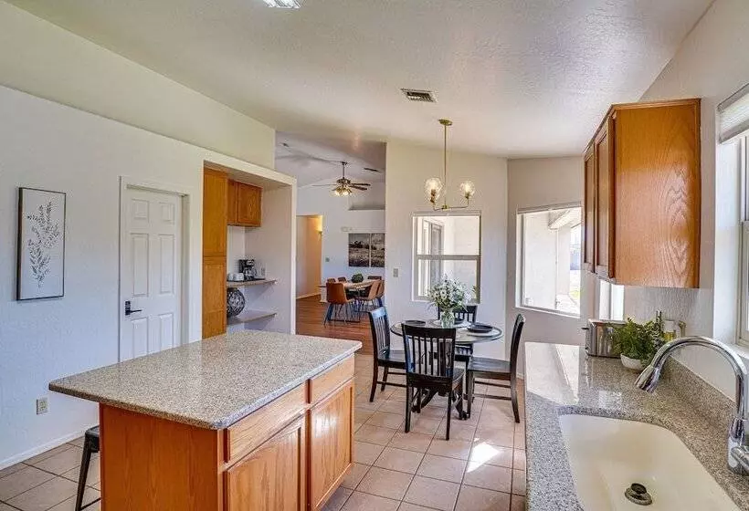 Thatcher Home W/ Fenced Backyard: 3 Mi To Downtown