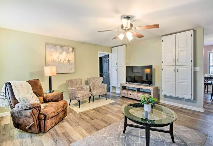 Beautiful Clarkesville Home ~ 8 Mi To Helen!