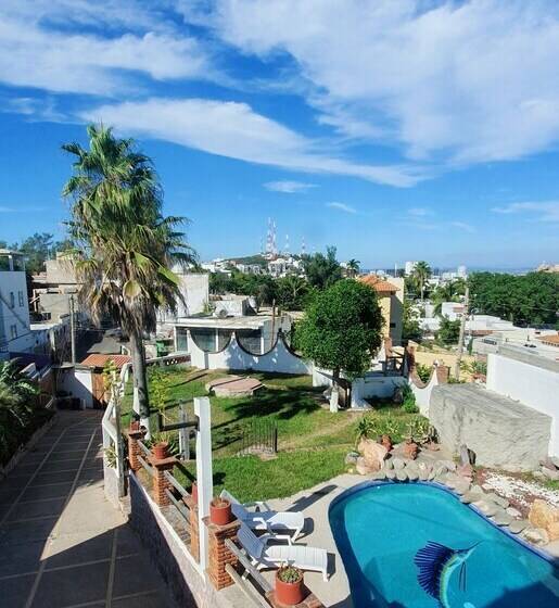 مبيت وإفطار Hill House Mazatlan