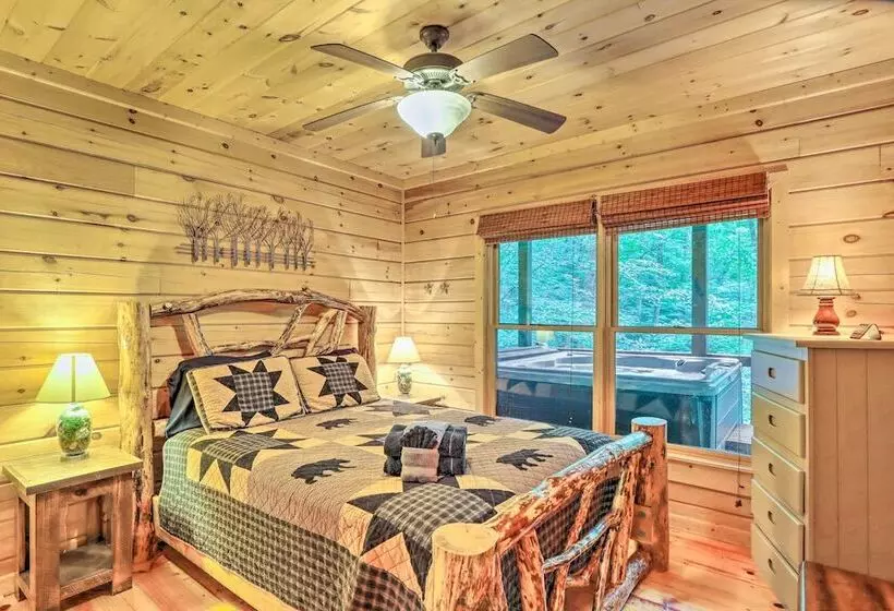 Bigfoot S Hideout  In Blue Ridge W/ Hot Tub!
