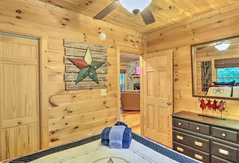 Bigfoot S Hideout  In Blue Ridge W/ Hot Tub!