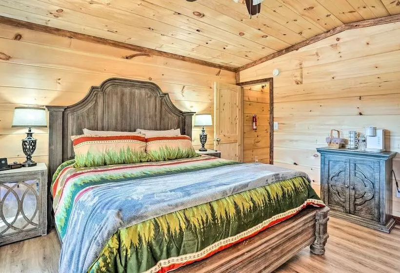 Brand New Trenton Cabin: Panoramic Lake Views