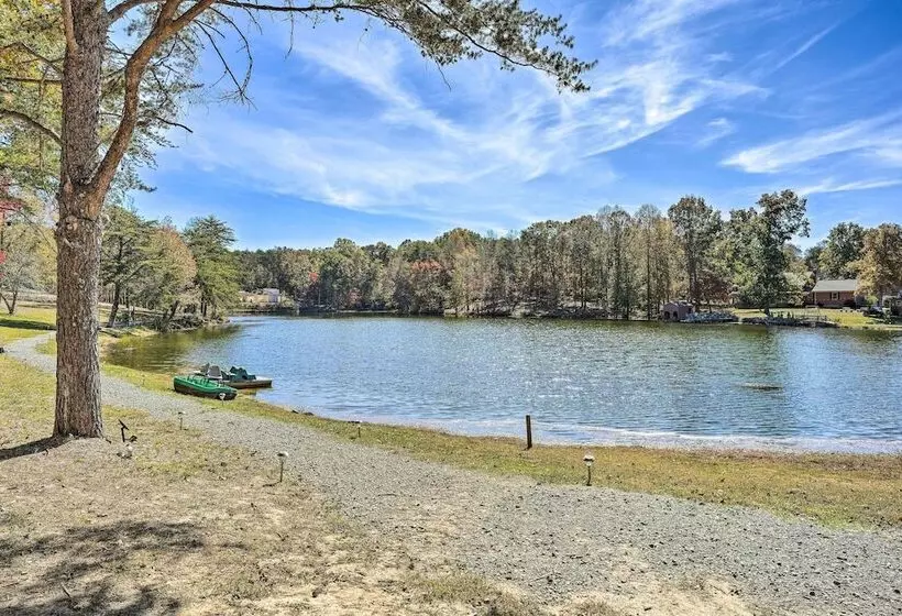 Brand New Trenton Cabin: Panoramic Lake Views
