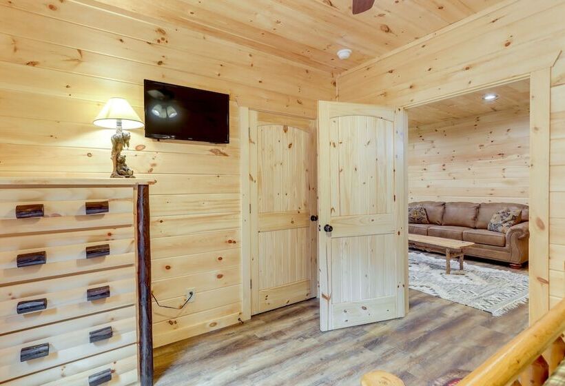 Cabin Near Blue Ridge W/ Fire Pit & Large Deck