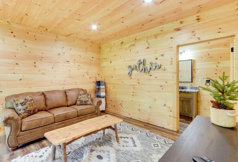 Cabin Near Blue Ridge W/ Fire Pit & Large Deck