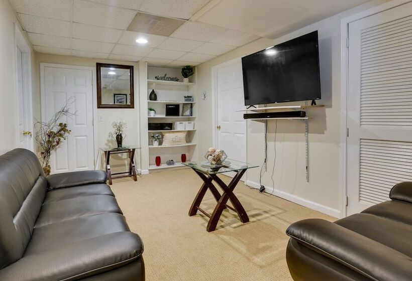 Canton Oasis: Private Deck & Relaxing Pool Area!