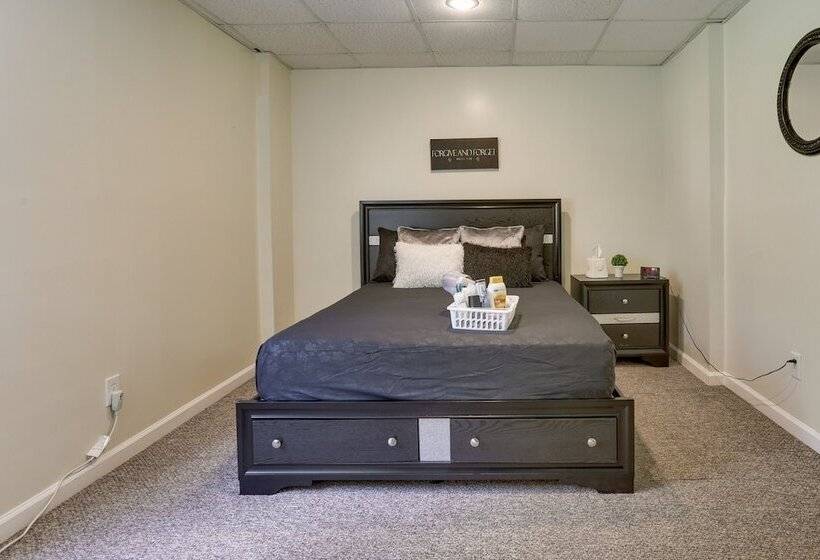 Canton Oasis: Private Deck & Relaxing Pool Area!