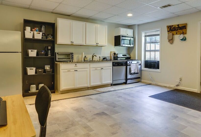 Canton Oasis: Private Deck & Relaxing Pool Area!