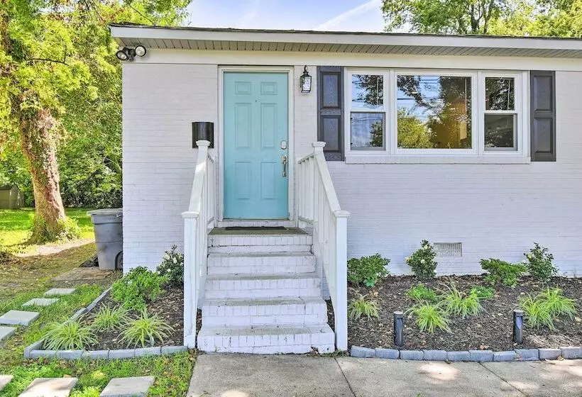 Charming Hampton Home W/ Yard: 2 Mi To Beach!