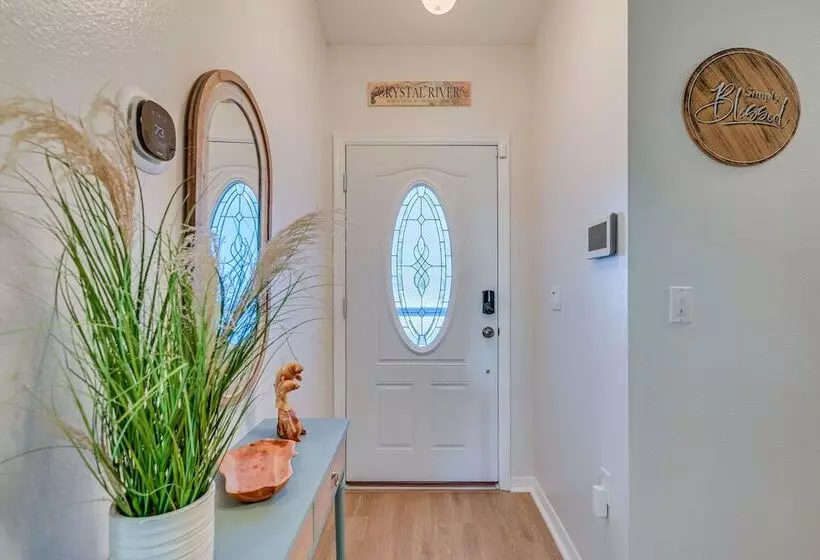 Citrus Springs Retreat W/ Grill & Screened Porch!