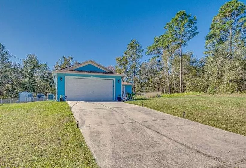 Citrus Springs Retreat W/ Grill & Screened Porch!