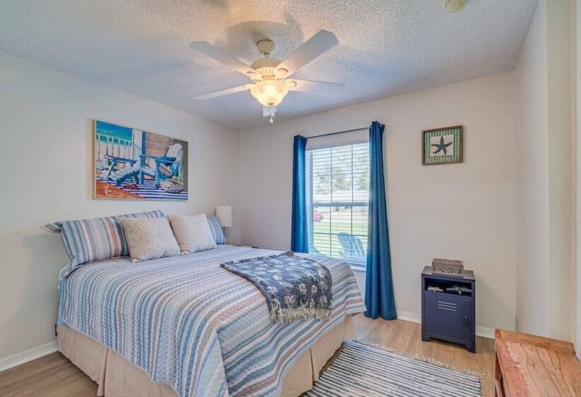 Citrus Springs Retreat W/ Grill & Screened Porch!