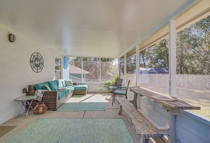 Citrus Springs Retreat W/ Grill & Screened Porch!