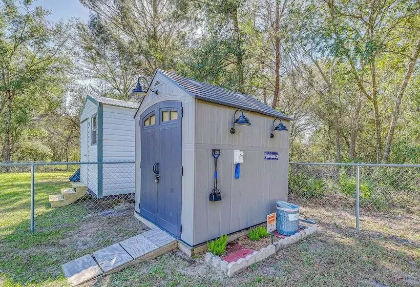 Citrus Springs Retreat W/ Grill & Screened Porch!