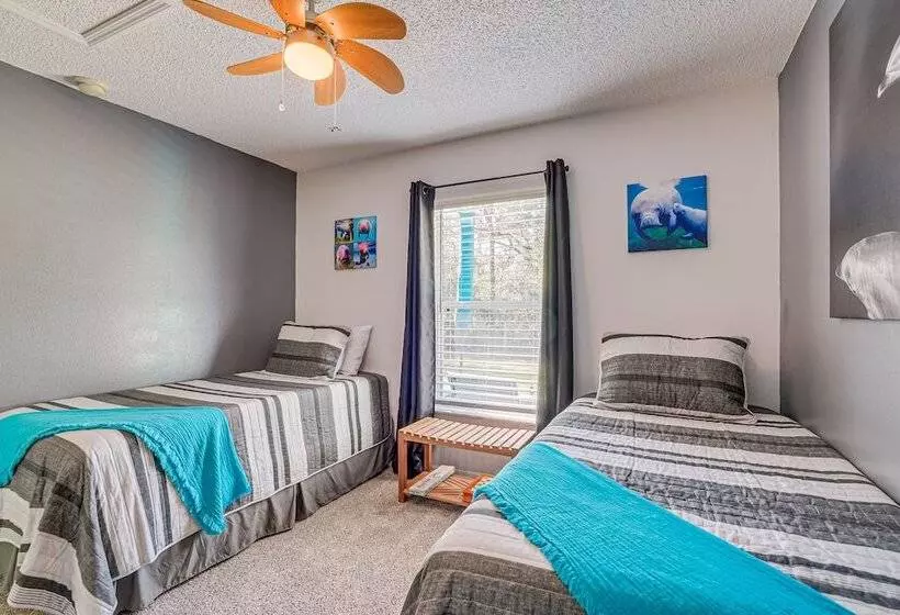 Citrus Springs Retreat W/ Grill & Screened Porch!