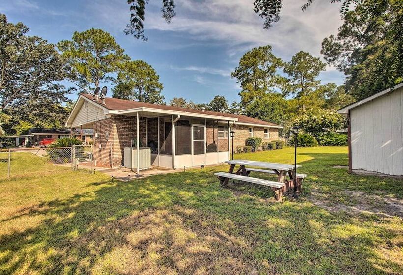 Cozy Waycross House W/ Yard & Screened Patio!