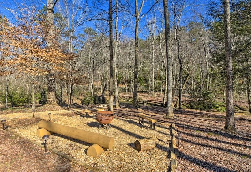 Creekside Cabin In The Blue Ridge Mountains!