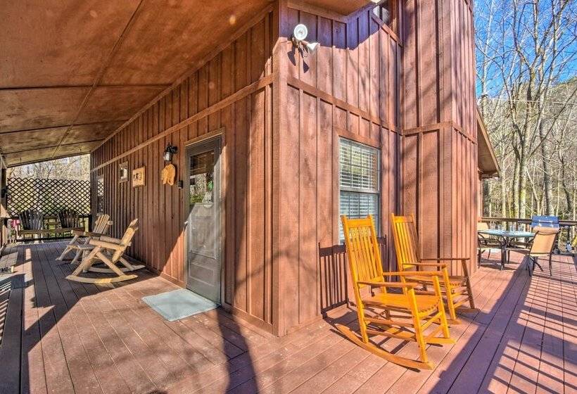 Creekside Cabin In The Blue Ridge Mountains!