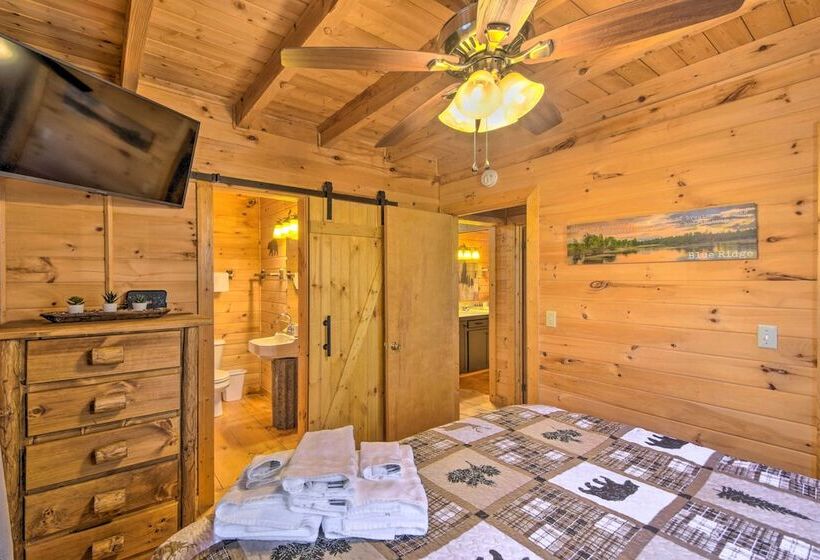 Creekside Cabin In The Blue Ridge Mountains!