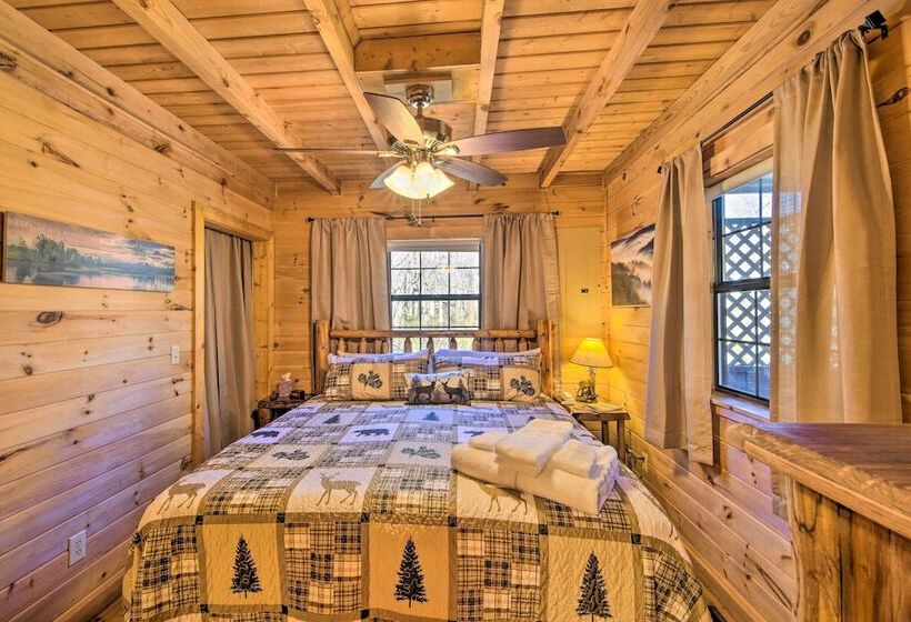 Creekside Cabin In The Blue Ridge Mountains!