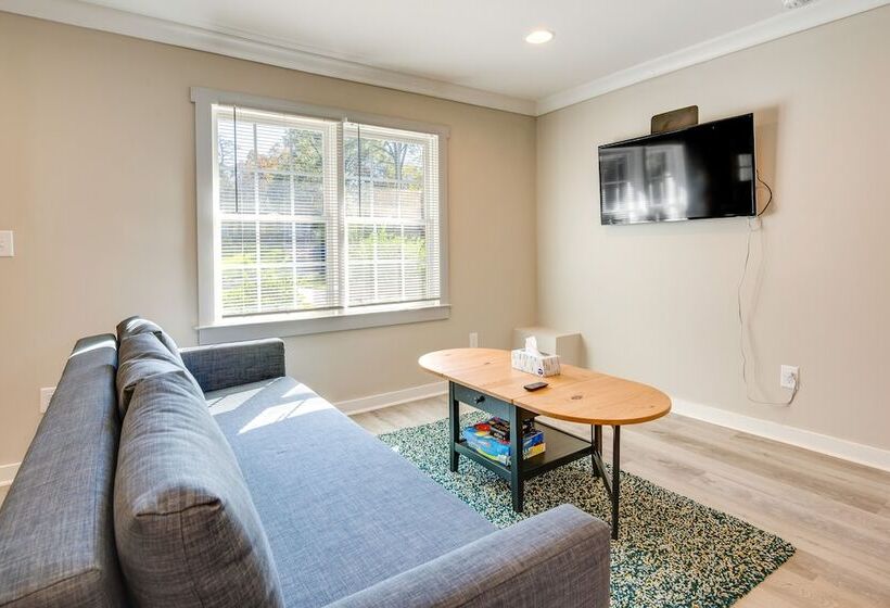 Decatur Home With Deck: 8 Mi To Downtown Atlanta!