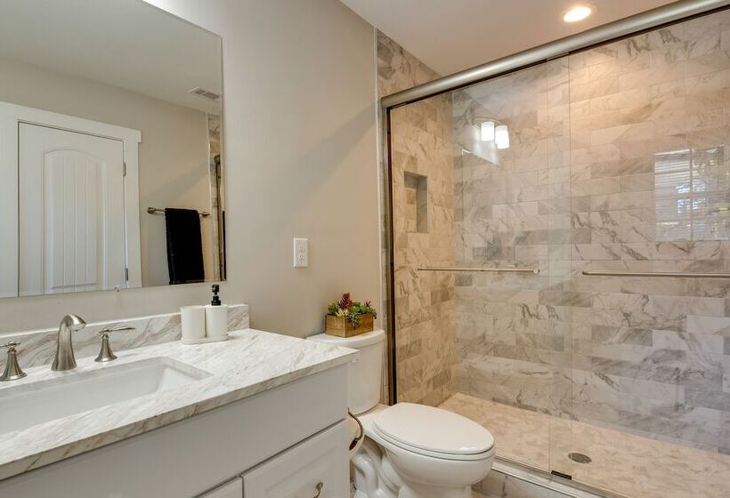 Decatur Home With Deck: 8 Mi To Downtown Atlanta!