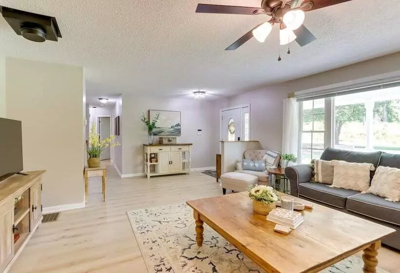 Ellijay Vacation Home W/ Hot Tub & Game Room!