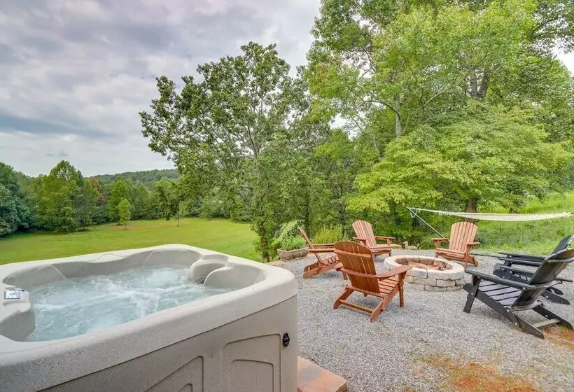 Ellijay Vacation Home W/ Hot Tub & Game Room!