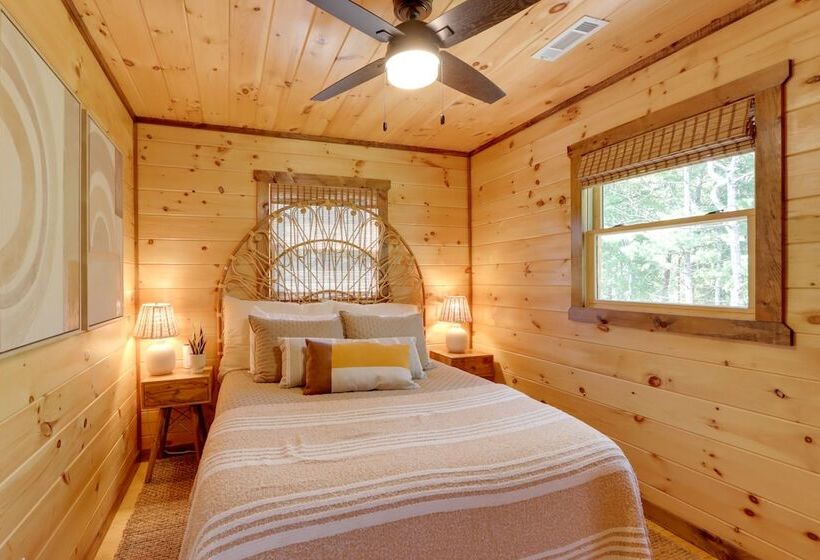 Epworth Family Cabin W/ Hot Tub & Game Room!