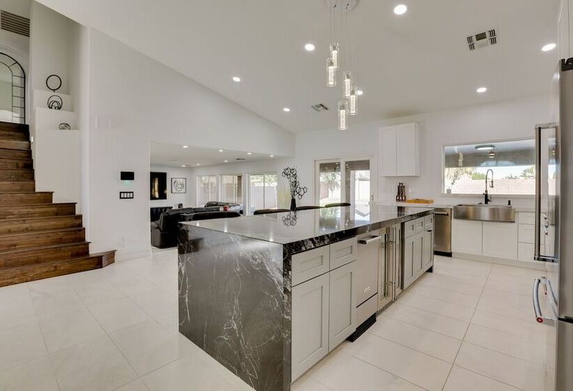 Glendale Home W/ Fire Pit Near State Farm Stadium!