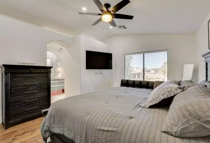 Glendale Home W/ Fire Pit Near State Farm Stadium!