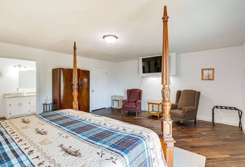 Guntersville Hideaway W/ Mountain & Lake Views!