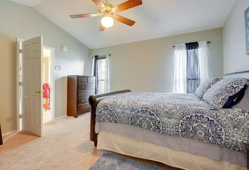 Horn Lake Home W/ Yard: 8 Mi To Graceland!