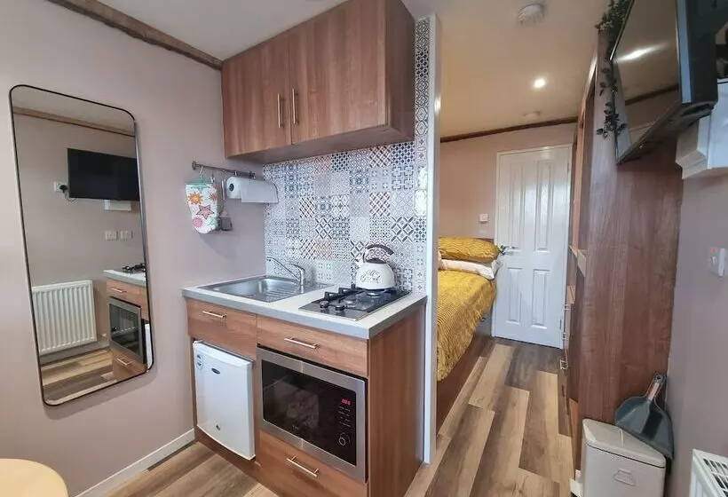 Hotelli Forestview Cabin No 1   Cosy Cabin Stay