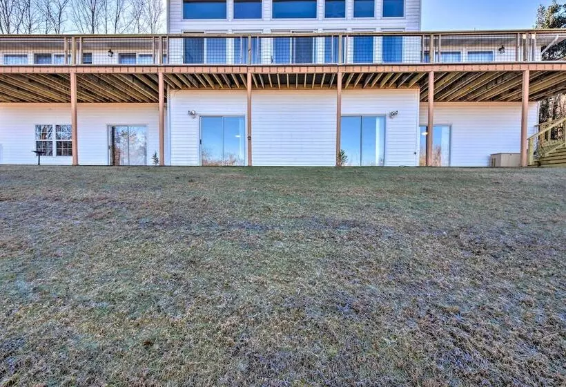 House In Hiawassee ~ 1 Mi From Lake Chatuge!