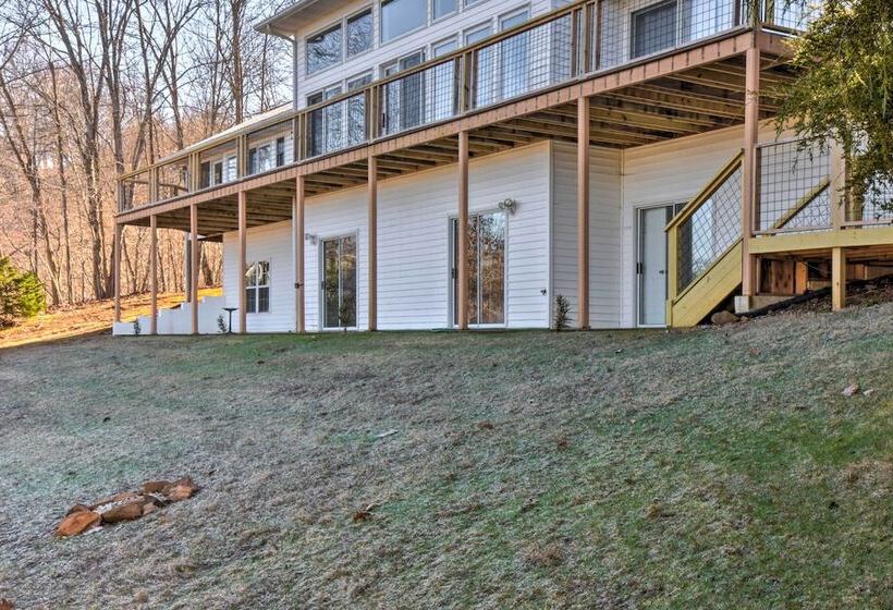 House In Hiawassee ~ 1 Mi From Lake Chatuge!