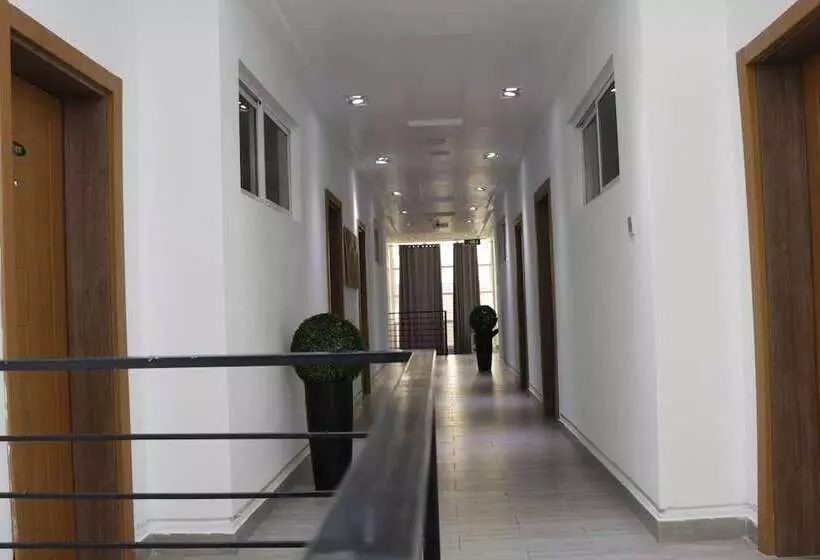 James Court Hotel & Luxury Apartments